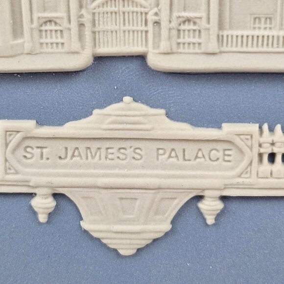 Vintage Wedgwood Collector Plate St James's Palace Christmas Blue Jasperware 80 - Picture 5 of 8